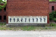 Vor dem Hinaustreten sind die Kleider zu ordnen..JPG Vor dem Hinaustreten sind die Kleider zu ordnen..JPG